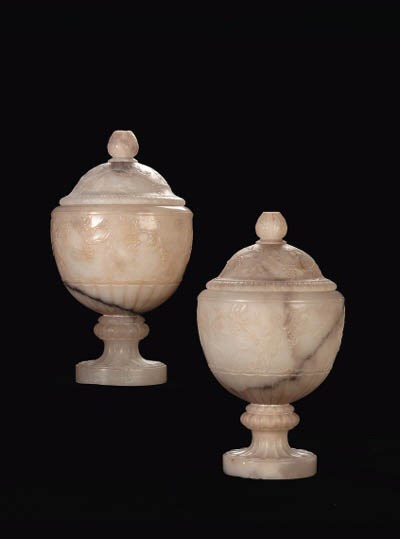 A PAIR OF ITALIAN NEOCLASSIC STYLE ALABASTER LAMPS