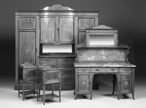 An Edwardian mahogany, marquetry and satinwood crossbanded bedroom suite