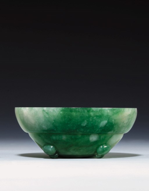 A JADEITE BOWL