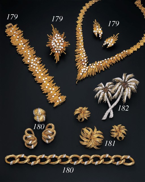 A SUITE OF 18K GOLD JEWELLERY, BY VAN CLEEF & ARPELS