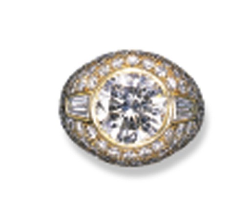 A SINGLE-STONE DIAMOND RING
