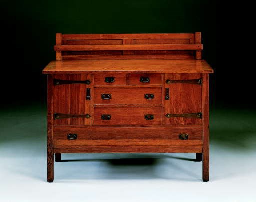 AN OAK SIDEBOARD
