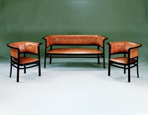 A BENTWOOD SALON SUITE