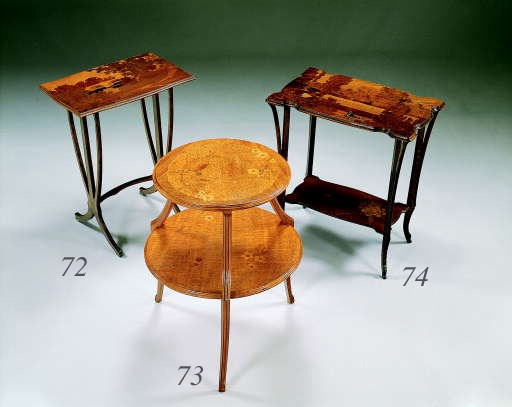 A MAHOGANY AND MARQUETRY TABLE
