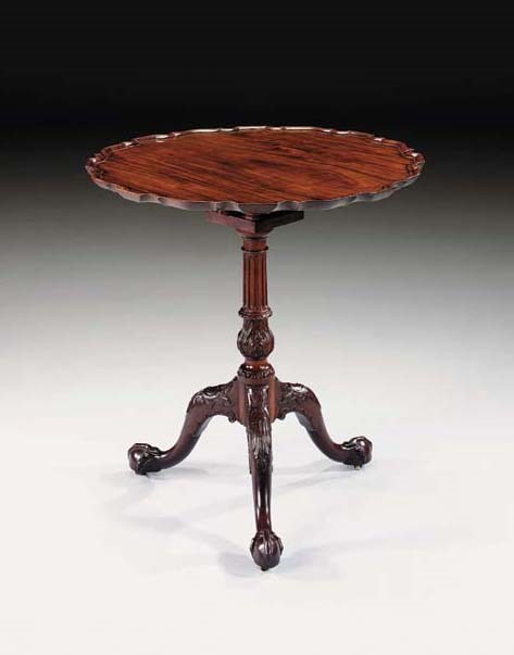 A GEORGE II MAHOGANY TRIPOD TABLE