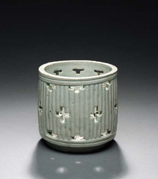 A KOREAN RETICULATED WHITE GLAZED BRUSHPOT