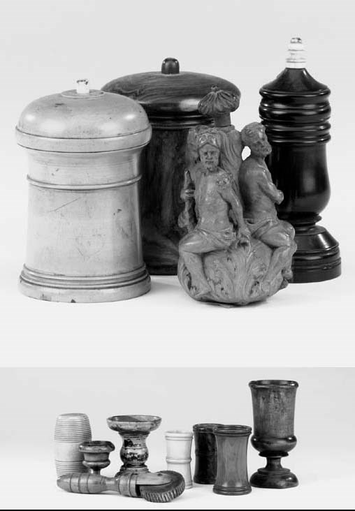 A North European treen snuff flask, possibly late 17th/early 18th century