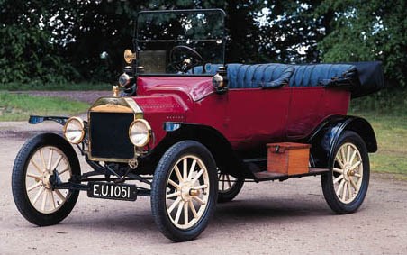 1916 FORD MODEL T FIVE-SEATER BRASS-RADIATOR TOURER
