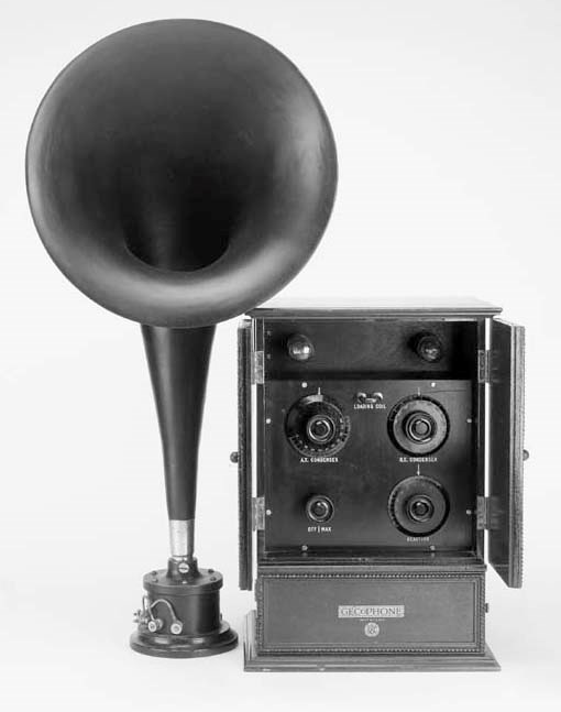 A Gecophone 'smoker's cabinet' two-valve receiver,