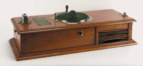 An incomplete coin-slot Gramophone