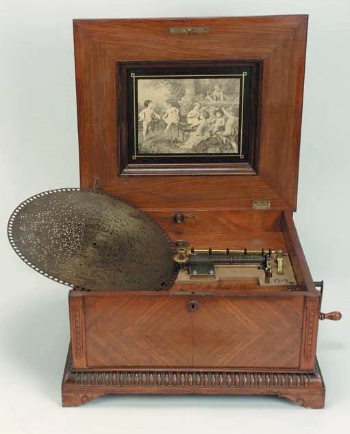 A 155/8-inch table Polyphon