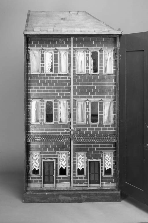 Unusual dolls' town houses