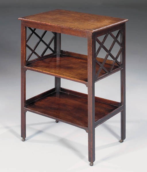 A GEORGE III MAHOGANY THREE-TIER ETAGERE