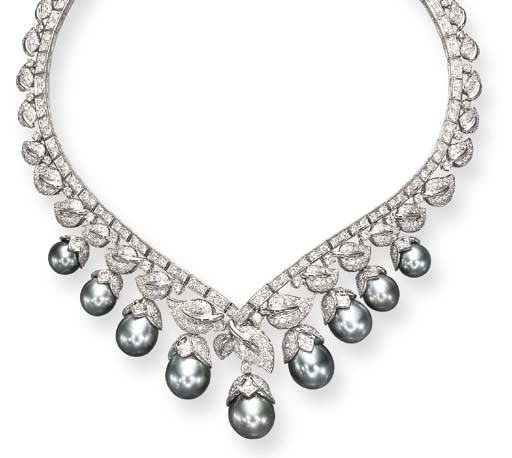 A GRAY CULTURED PEARL AND DIAMOND NECKLACE