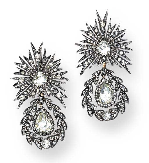 A PAIR OF ANTIQUE DIAMOND EAR PENDANTS