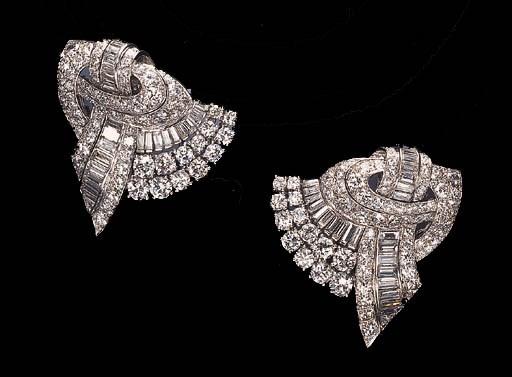 A PAIR OF ART DECO DIAMOND CLIPS