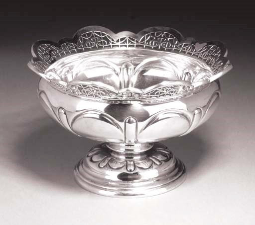 An Art Nouveau footed silver rosebowl