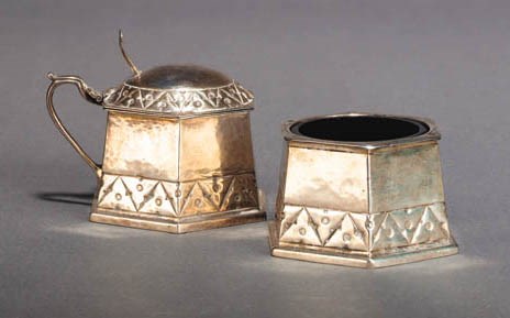 A LIBERTY & CO SILVER MUSTARD POT AND SALT
HALLMARKED, BIRMINGHAM 1929