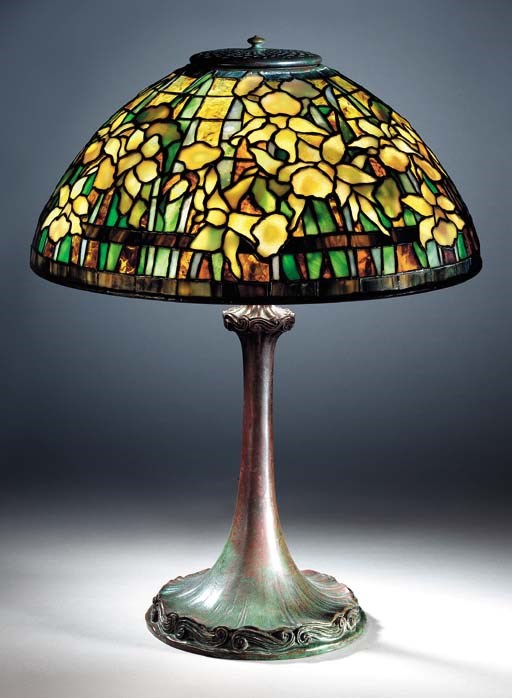 A 'DAFFODIL' LEADED GLASS AND BRONZE TABLE LAMP