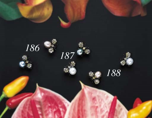 A SET OF DIAMOND AND CULTURED PEARL BROOCHES