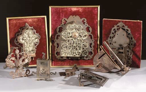 A lot of eight various locks and one lockplate