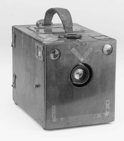 Tropical hand camera