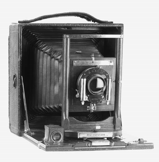 Hand cameras