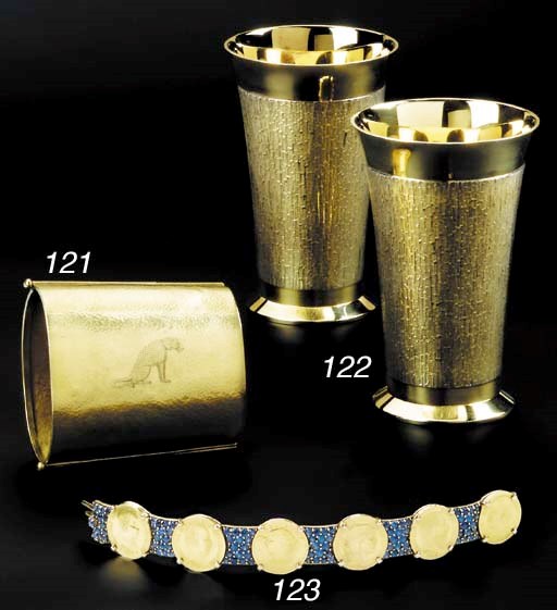 Six 18 carat yellow Gold Beakers