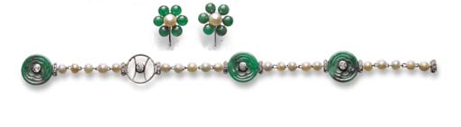 AN ANTIQUE JADEITE, DIAMOND AND PEARL BRACELET AND A PAIR OF JADEITE BEAD AND PEARL EARRINGS