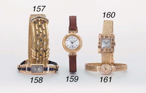 Ghiso. An 18K gold square wristwatch with bracelet