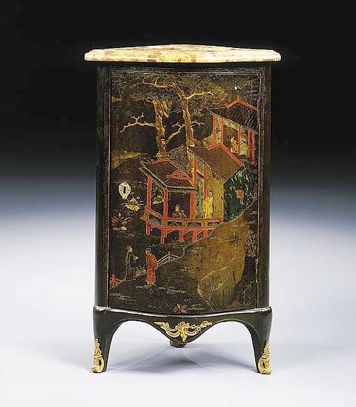 ENCOIGNURE D'EPOQUE LOUIS XV