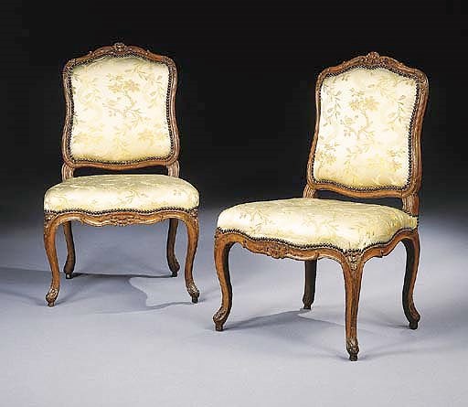 PAIRE DE CHAISES A LA REINE D'EPOQUE LOUIS XV