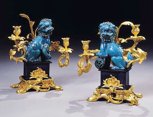 PAIRE DE GIRANDOLES DE STYLE LOUIS XV