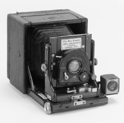 Una hand camera