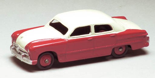Dinky two-tone 170 Ford Fordor Sedans