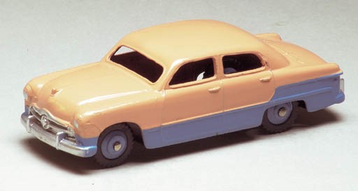 Dinky two-tone 170 Ford Fordor Sedans