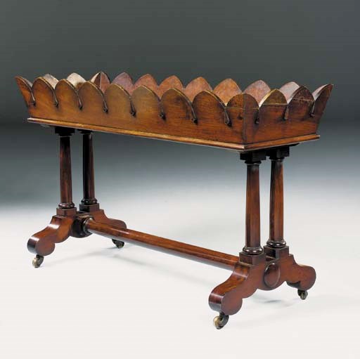 AN EARLY VICTORIAN MAHOGANY JARDINIERE