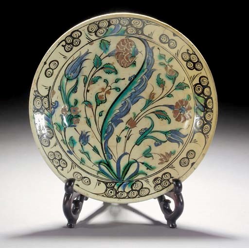 An Iznik dish
17th century