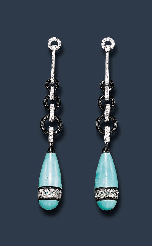 AN EXQUISITE PAIR OF ART DECO ENAMEL EAR PENDANTS