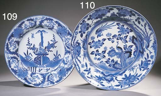 An Kakiemon style blue and white charger