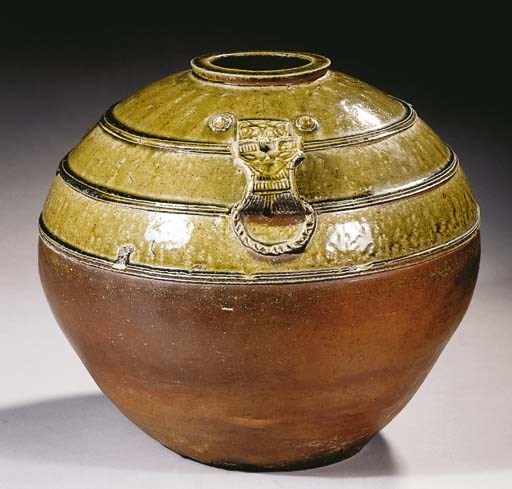 A Yueyao storage jar