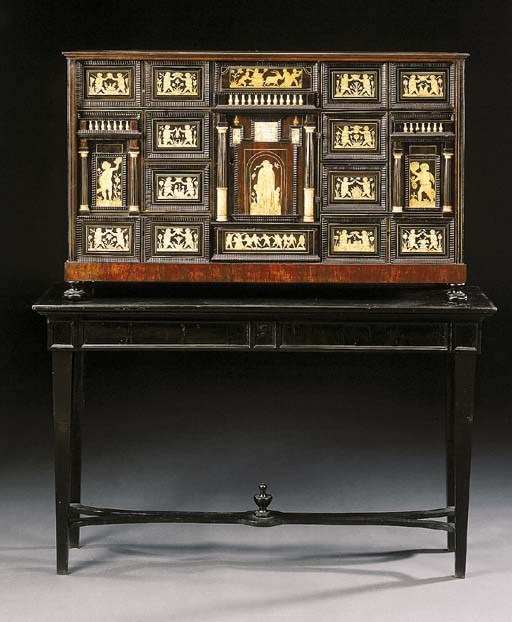 MONETIERE IN NOCE, PALISSANDRO, LEGNO SCURITO, OSSO E AVORIO, SECOLO XVII,