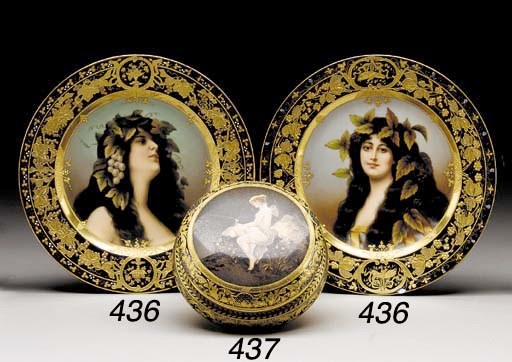 A VIENNA STYLE COBALT-BLUE GROUND CIRCULAR JEWEL BOX AND COVER