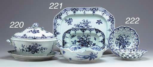 A PAIR OF WORCESTER BLUE AND WHITE RETICULATED CIRCULAR BASKETS