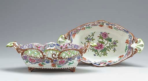 A PAIR OF SPODE PEARLWARE TWO-HANDLED BASKETS