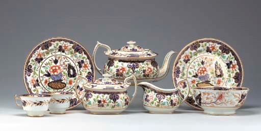 A CHAMBERLAIN'S WORCESTER IMARI PART TEA SERVICE