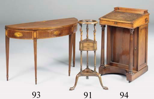 A MAHOGANY WASH STAND, 19TH CENTURY