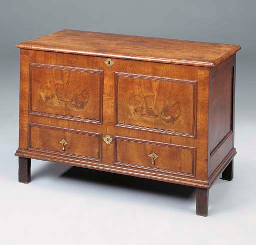 A WALNUT AND PINE SIDED COFFER, EARLY 18TH CENTURY