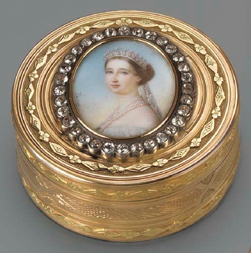 A SWISS TWO-COLOUR GOLD BOÎTE-À-MINIATURE
