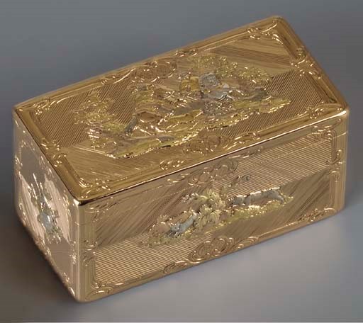 A SWISS VARI-COLOUR GOLD HUNTING SNUFF-BOX